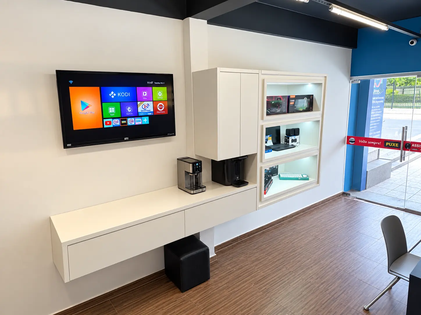 Showroom e área de atendimento da Jireh Informática